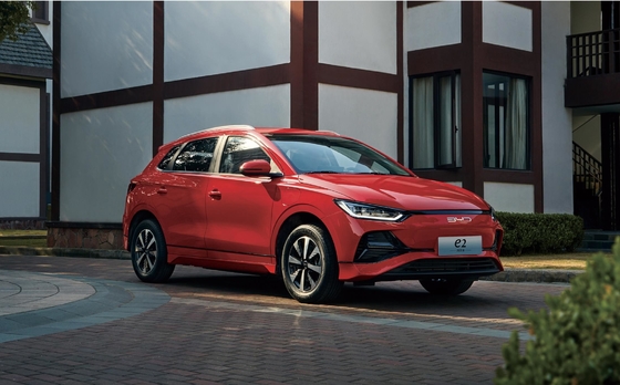 Dibuat di Cina dengan jangkauan 405KM, 2023 listrik murni BYD e2 sedan mobil bersama